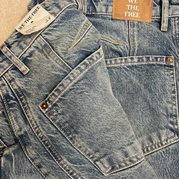 NWT We the Free Lucky You Mid Rise Barrel Denim Jeans - Picture 3 of 4